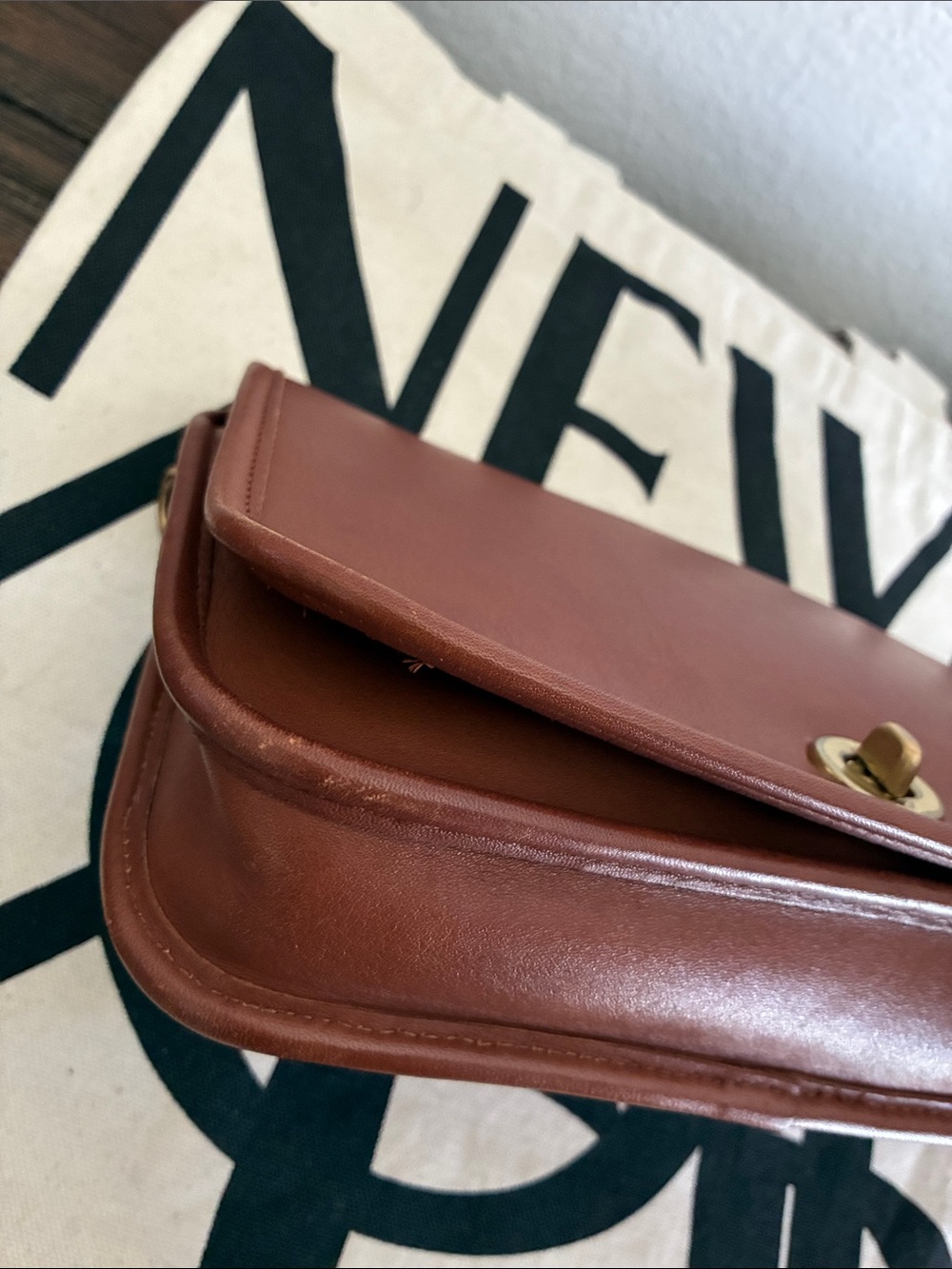 Vintage Coach Pocket Purse in British Tan - Picture 5 of 14